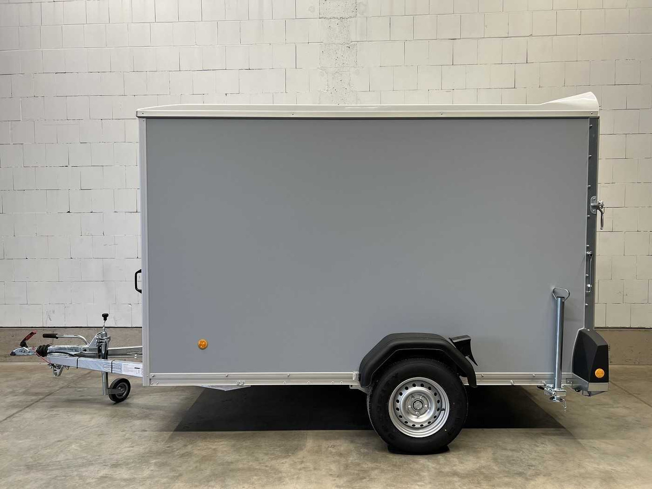 BOECKMANN KT 3015/15 M F Tür TKL Stützen Kofferanhänger - Приколка сандучар: слика 3 BOECKMANN KT 3015/15 M F Tür TKL Stützen Kofferanhänger - Приколка сандучар: слика 3