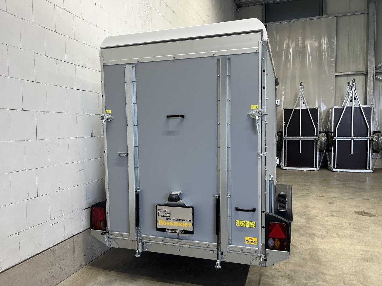 BOECKMANN KT 3015/15 M F Tür TKL Stützen Kofferanhänger - Приколка сандучар: слика 5 BOECKMANN KT 3015/15 M F Tür TKL Stützen Kofferanhänger - Приколка сандучар: слика 5