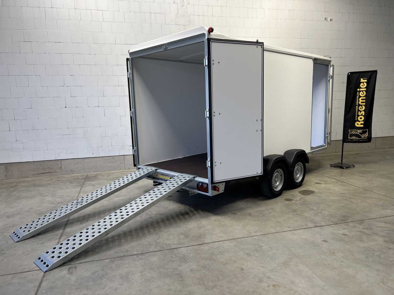 BOECKMANN KT 4018/27 H Eco XXL Tür Ramp Kofferanhänger - Приколка сандучар: слика 1 BOECKMANN KT 4018/27 H Eco XXL Tür Ramp Kofferanhänger - Приколка сандучар: слика 1
