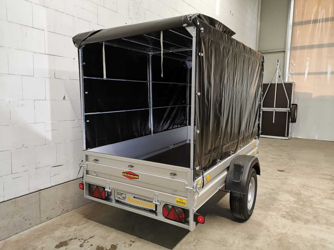 BOECKMANN TL-AL 2513/135 Eco XXL Kastenanhänger gebremst - Автомобил приколка: слика 4 BOECKMANN TL-AL 2513/135 Eco XXL Kastenanhänger gebremst - Автомобил приколка: слика 4