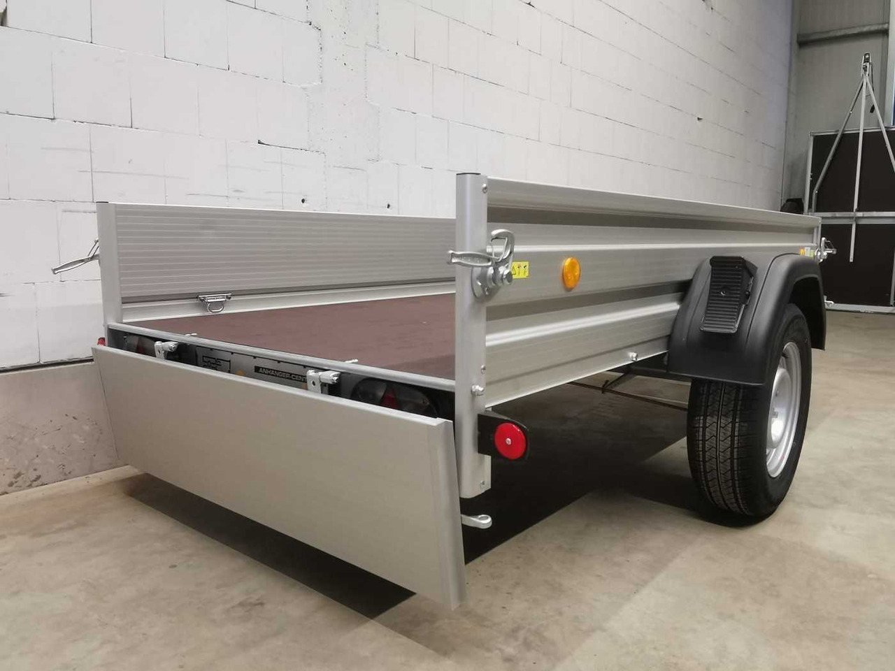 BOECKMANN TL-AL 2513/135 Stkl Kastenanhänger gebremst - Автомобил приколка: слика 5 BOECKMANN TL-AL 2513/135 Stkl Kastenanhänger gebremst - Автомобил приколка: слика 5