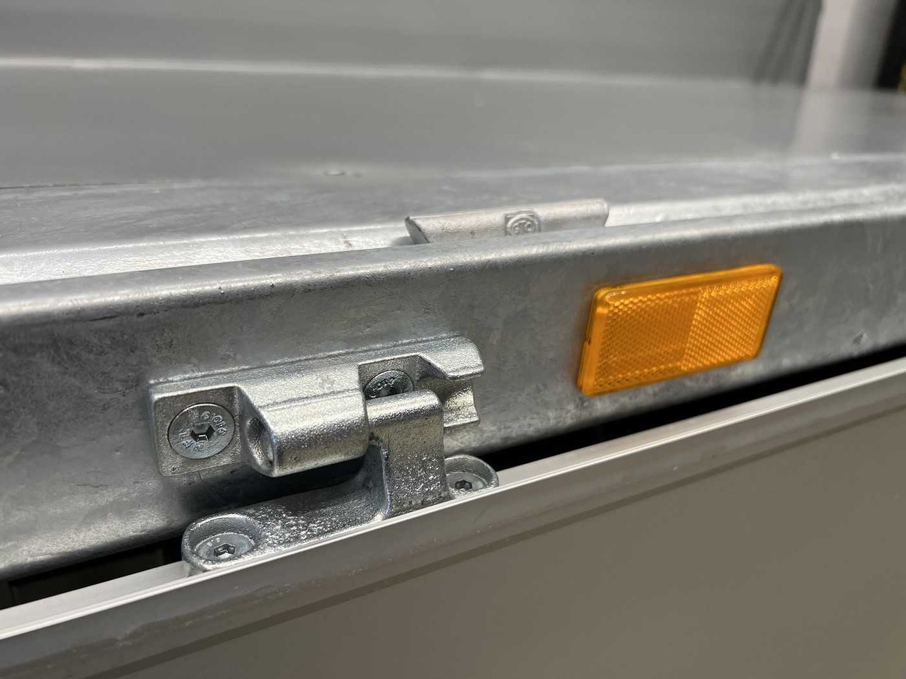 Нов Кипер приколка CHEVAL LIBERTE DEBON PW2.4E Rampen Stützen Dreiseitenkipper: слика 24 Нов Кипер приколка CHEVAL LIBERTE DEBON PW2.4E Rampen Stützen Dreiseitenkipper: слика 24