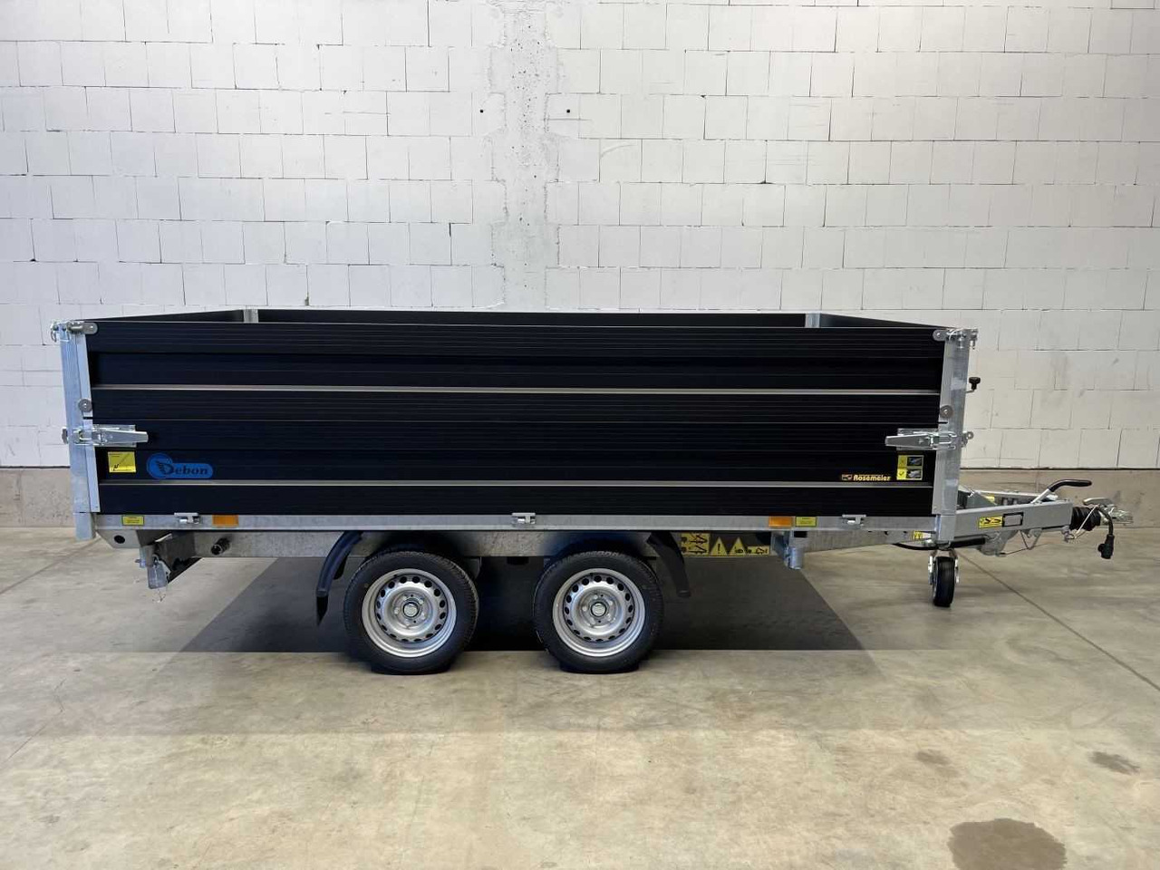 CHEVAL LIBERTE DEBON PW3.3E Black BWEH Dreiseitenkipper - Кипер приколка: слика 2 CHEVAL LIBERTE DEBON PW3.3E Black BWEH Dreiseitenkipper - Кипер приколка: слика 2