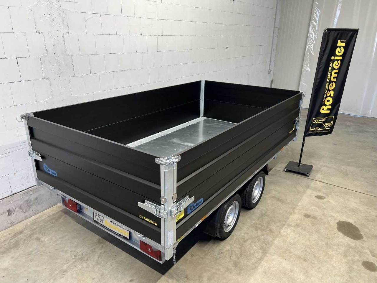 CHEVAL LIBERTE DEBON PW3.3E Black BWEH Dreiseitenkipper - Кипер приколка: слика 3 CHEVAL LIBERTE DEBON PW3.3E Black BWEH Dreiseitenkipper - Кипер приколка: слика 3