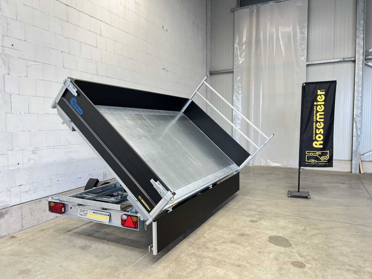 CHEVAL LIBERTE PW3.3E Black Dreiseitenkipper - Кипер приколка: слика 5 CHEVAL LIBERTE PW3.3E Black Dreiseitenkipper - Кипер приколка: слика 5