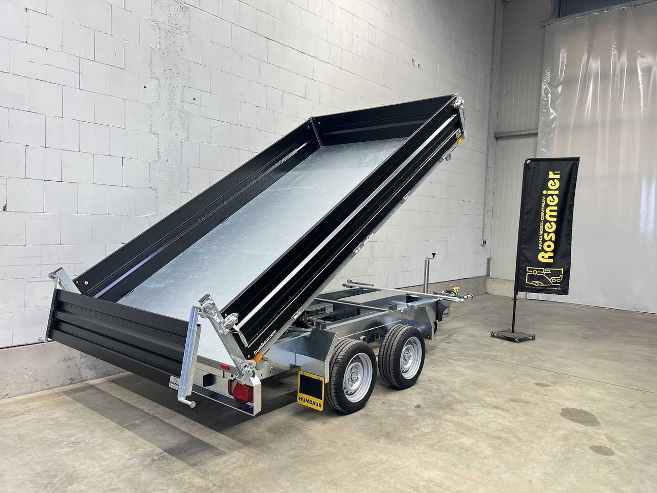 HUMBAUR HTK 3000.31 Stahl Black Dreiseitenkipper - Кипер приколка: слика 4 HUMBAUR HTK 3000.31 Stahl Black Dreiseitenkipper - Кипер приколка: слика 4