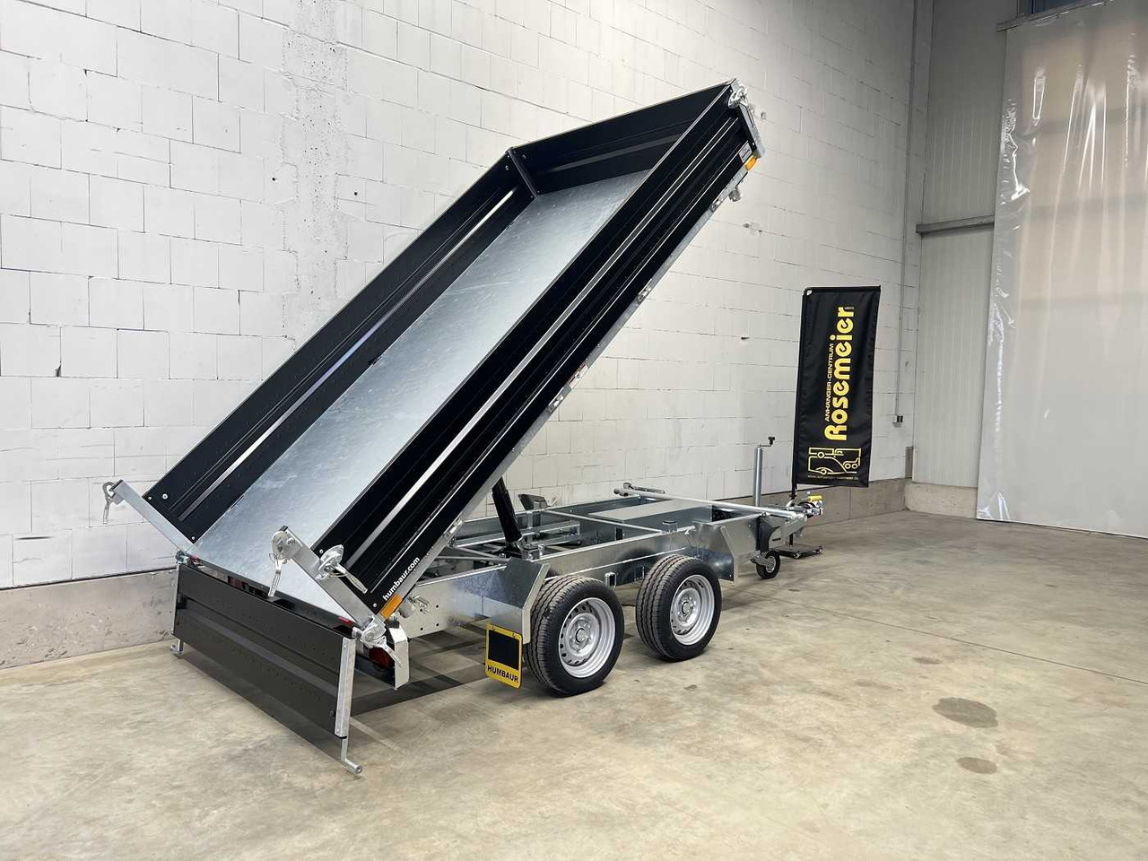 HUMBAUR HTK 3000.31 Stahl Black Dreiseitenkipper - Кипер приколка: слика 2 HUMBAUR HTK 3000.31 Stahl Black Dreiseitenkipper - Кипер приколка: слика 2