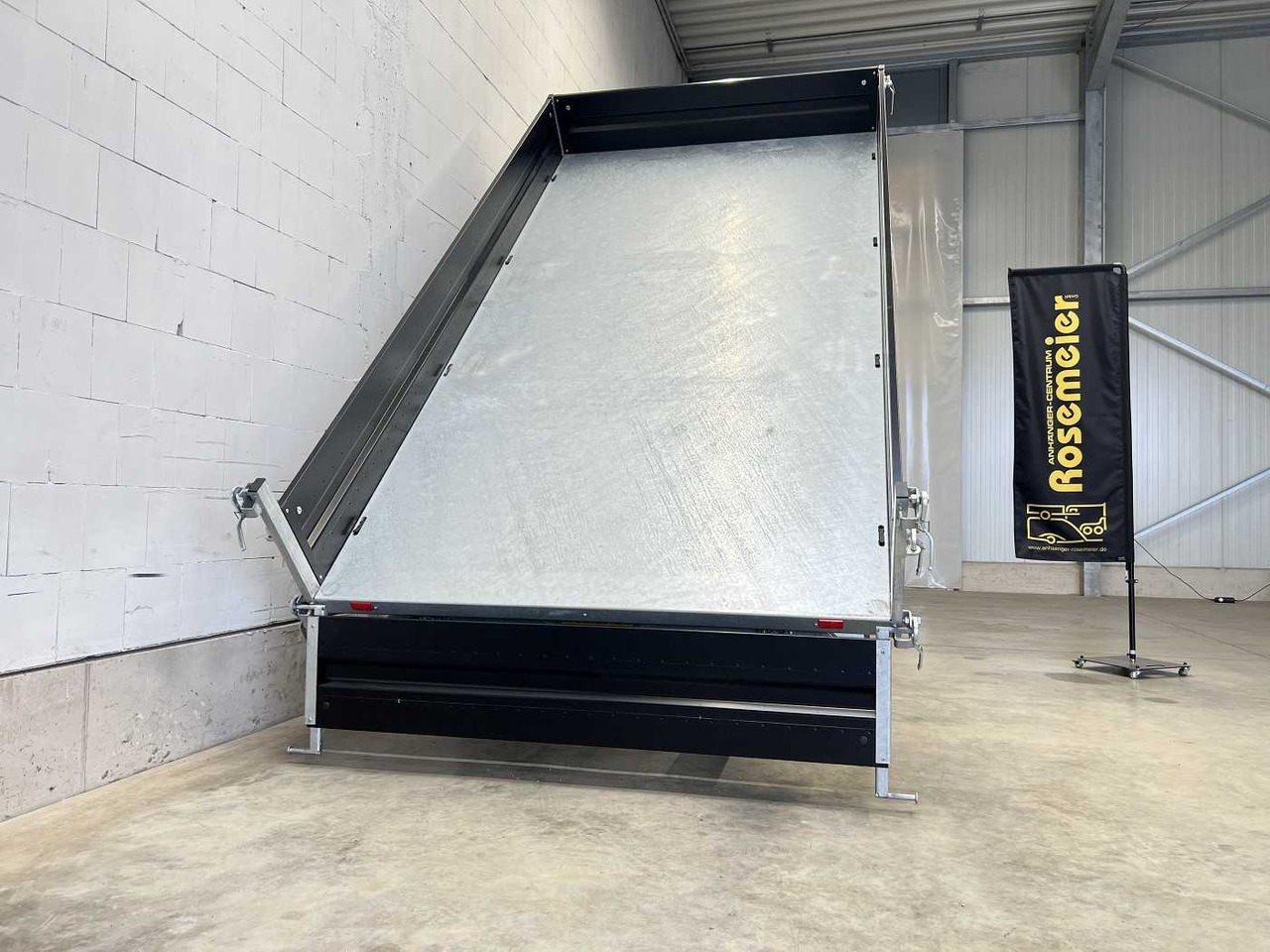 HUMBAUR HTK 3500.37 Stahl Black Dreiseitenkipper - Кипер приколка: слика 4 HUMBAUR HTK 3500.37 Stahl Black Dreiseitenkipper - Кипер приколка: слика 4