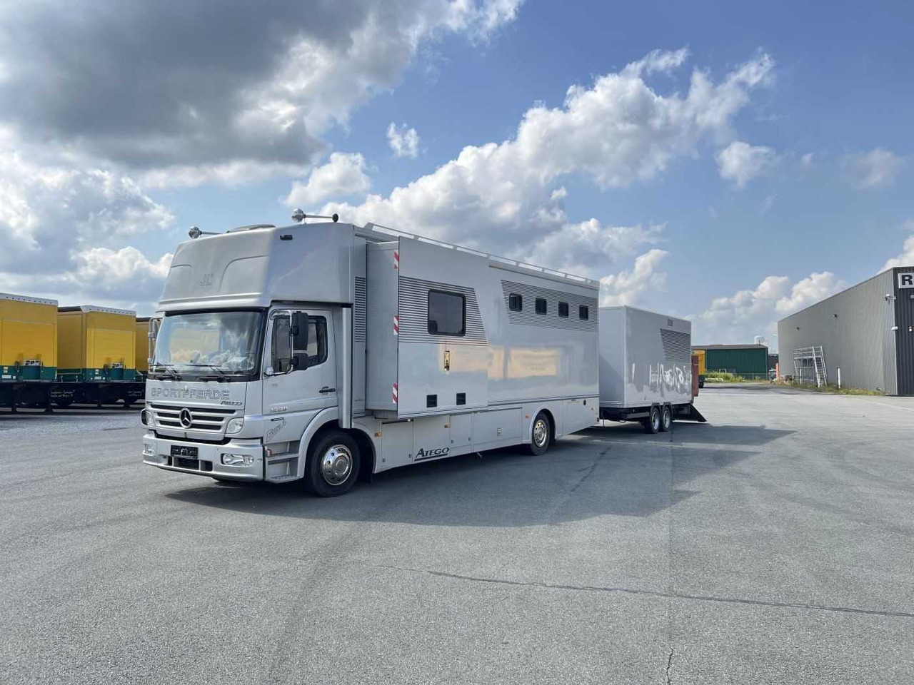 MERCEDES-BENZ Atego 1229 + Anhänger LKW - Камион за коњи: слика 5 MERCEDES-BENZ Atego 1229 + Anhänger LKW - Камион за коњи: слика 5