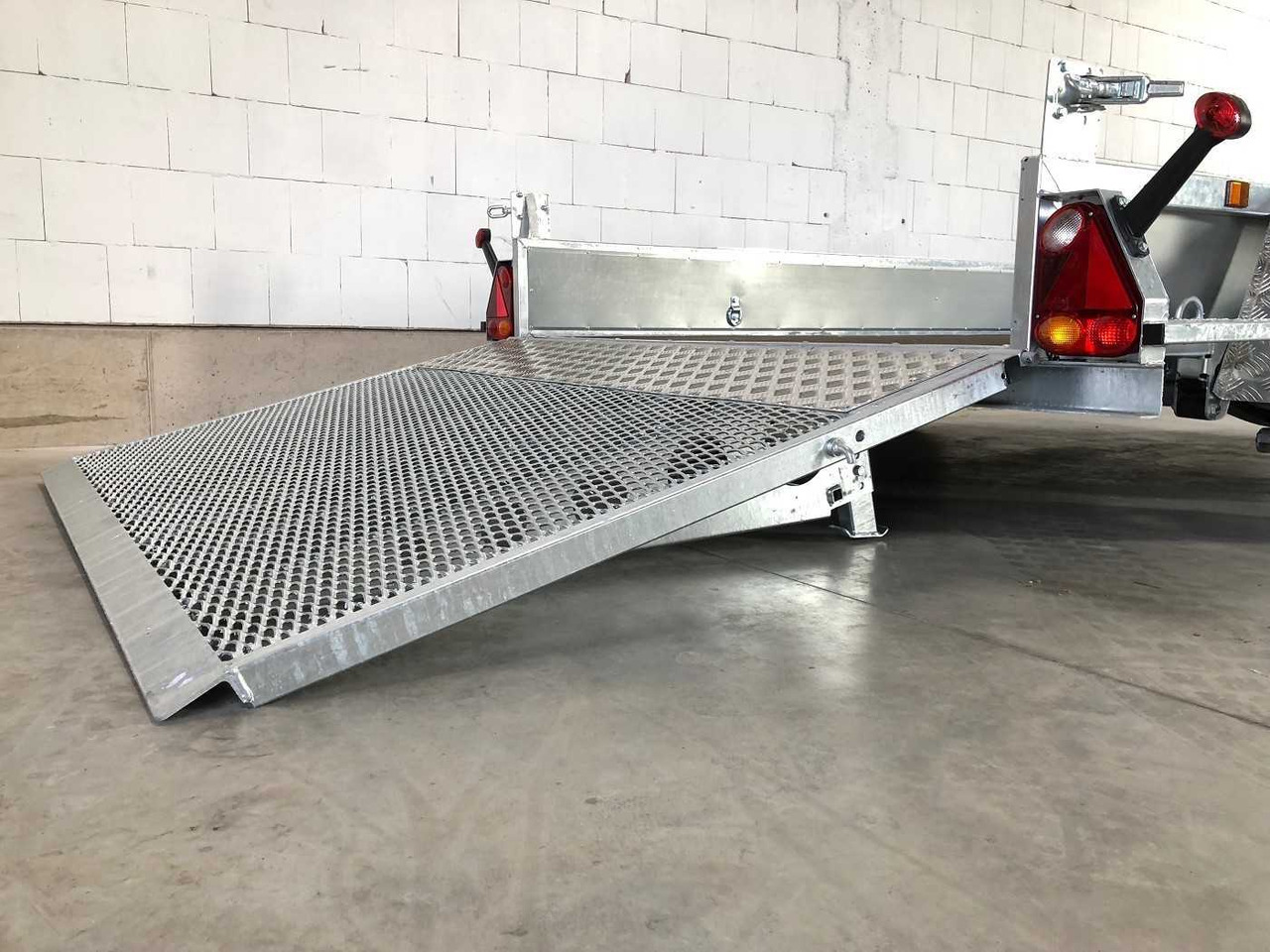 VARIANT 3518 M3 Maschinentransporter - Приколка: слика 3 VARIANT 3518 M3 Maschinentransporter - Приколка: слика 3