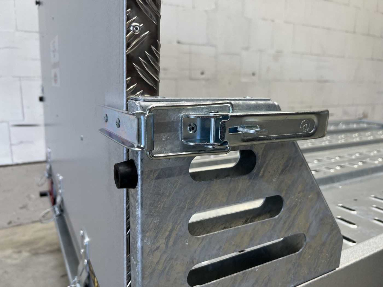 TPV KD-MUT3 Motorradanhänger - Приколка за мотоцикл: слика 5 TPV KD-MUT3 Motorradanhänger - Приколка за мотоцикл: слика 5