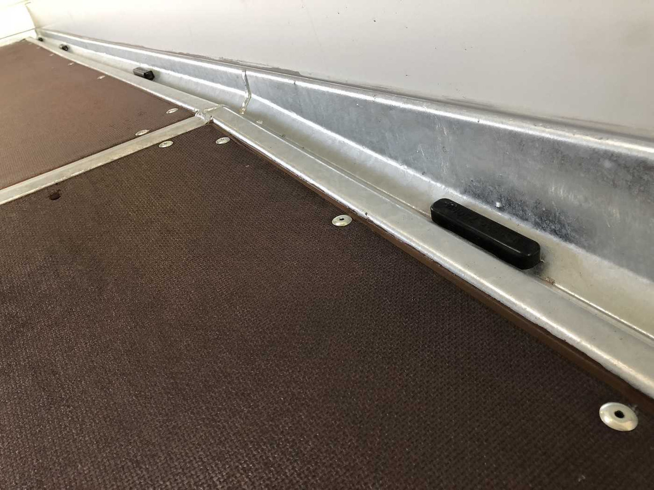 Нов Роло/ Подизач приколка VEZEKO Husky FB 15.28 Absenker: слика 17 Нов Роло/ Подизач приколка VEZEKO Husky FB 15.28 Absenker: слика 17