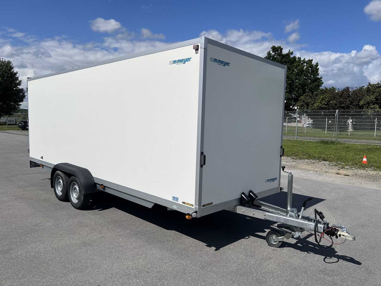 WM MEYER AZ 2760/200 S40 Kofferanhänger - Приколка сандучар: слика 1 WM MEYER AZ 2760/200 S40 Kofferanhänger - Приколка сандучар: слика 1