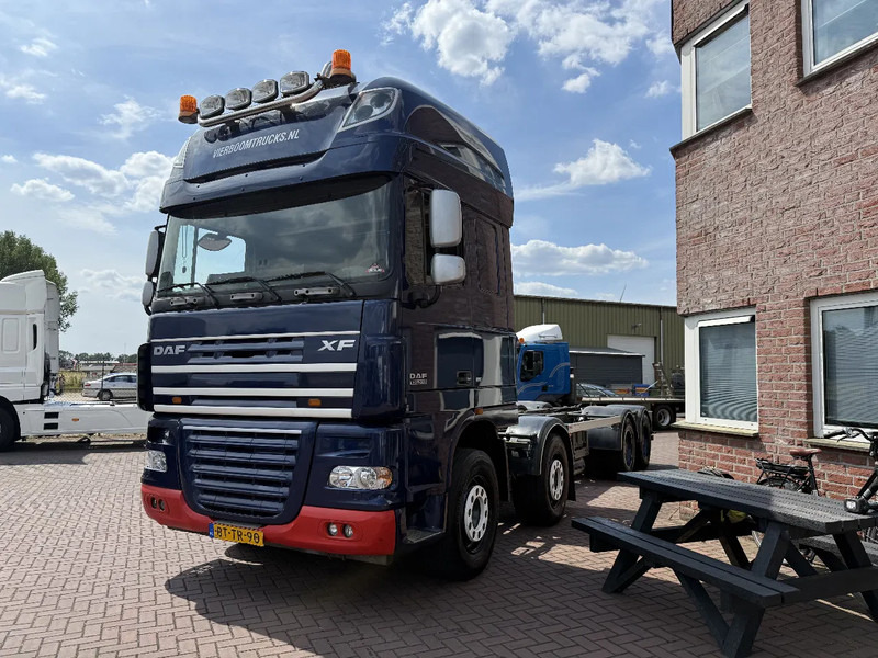 DAF XF 105 XF105-510 8X4 CHASSIS-RETARDER-HOLLAND TRUCK - Камион со кабинска шасија: слика 2 DAF XF 105 XF105-510 8X4 CHASSIS-RETARDER-HOLLAND TRUCK - Камион со кабинска шасија: слика 2