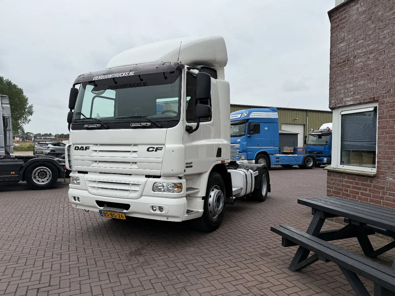 DAF CF 75 CF75-250 EURO5 - DAG CABINE MET RUIT- IDEAAL ALS RANGEERTREKKER-LAGE KM STAND!!!!!! - Камион влекач: слика 2 DAF CF 75 CF75-250 EURO5 - DAG CABINE MET RUIT- IDEAAL ALS RANGEERTREKKER-LAGE KM STAND!!!!!! - Камион влекач: слика 2