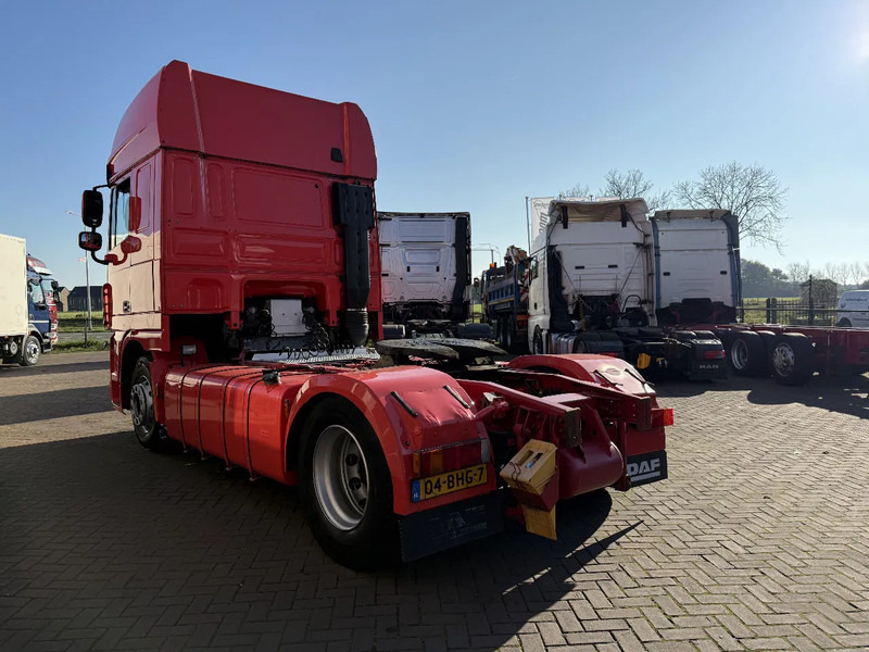 DAF XF 105.460 XF105-460 4X2 SUPERSPCECAB RETARDER - Камион влекач: слика 3 DAF XF 105.460 XF105-460 4X2 SUPERSPCECAB RETARDER - Камион влекач: слика 3