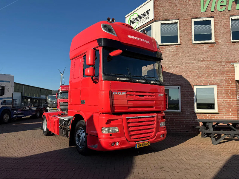 DAF XF 105.460 XF105-460 4X2 SUPERSPCECAB RETARDER - Камион влекач: слика 1 DAF XF 105.460 XF105-460 4X2 SUPERSPCECAB RETARDER - Камион влекач: слика 1