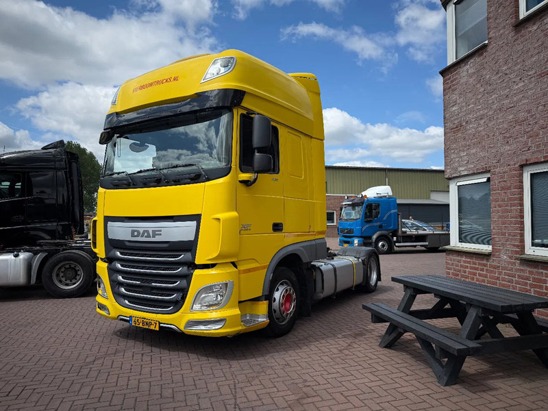 DAF XF 460 XF460 SSC Lowdeck / 2x tank / Night airco - Камион влекач: слика 2 DAF XF 460 XF460 SSC Lowdeck / 2x tank / Night airco - Камион влекач: слика 2