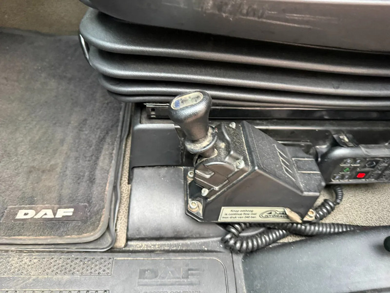 DAF XF 480 XF480 4X2 / Hydrauliek / acc / 9 tons vooras / schuifschotel - Камион влекач: слика 5 DAF XF 480 XF480 4X2 / Hydrauliek / acc / 9 tons vooras / schuifschotel - Камион влекач: слика 5