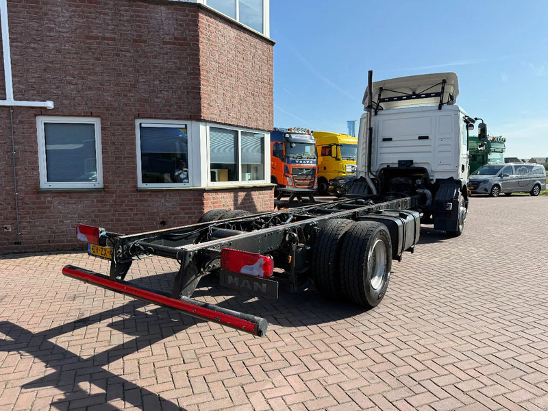MAN TGM 15.250 TGM 15.250 4X2 BL / PTO-Nebenantrieb / voll MAN Service / Top Zustand !! - Камион со кабинска шасија: слика 5 MAN TGM 15.250 TGM 15.250 4X2 BL / PTO-Nebenantrieb / voll MAN Service / Top Zustand !! - Камион со кабинска шасија: слика 5