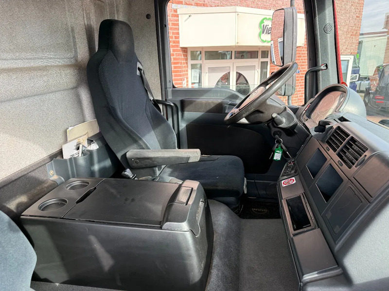 Камион сандучар MAN TGM 18.250 TGM 18.250 4X2 Koffer mit Ladebordwand TUV-2-2026 NL-Truck: слика 11 Камион сандучар MAN TGM 18.250 TGM 18.250 4X2 Koffer mit Ladebordwand TUV-2-2026 NL-Truck: слика 11