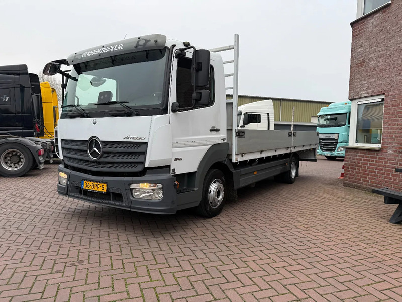 Mercedes-Benz Atego Atego 916 met 6.2m open laadbak / 3e zit / airco / mileu zone proof / 2020!!!! - Камион со платформа: слика 2 Mercedes-Benz Atego Atego 916 met 6.2m open laadbak / 3e zit / airco / mileu zone proof / 2020!!!! - Камион со платформа: слика 2