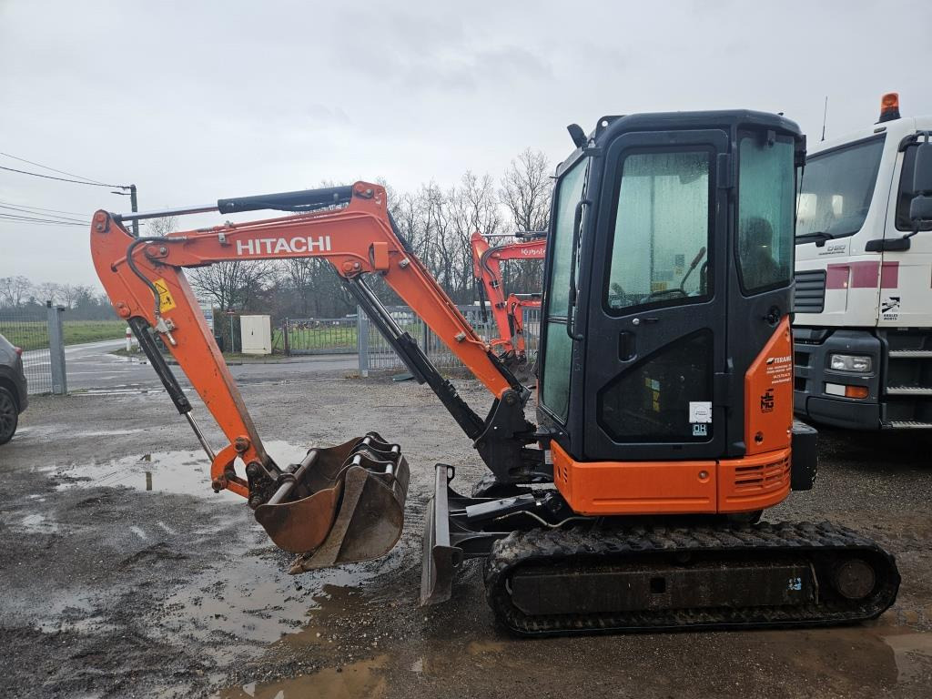 HITACHI ZX 26 - Мини багер: слика 2 HITACHI ZX 26 - Мини багер: слика 2