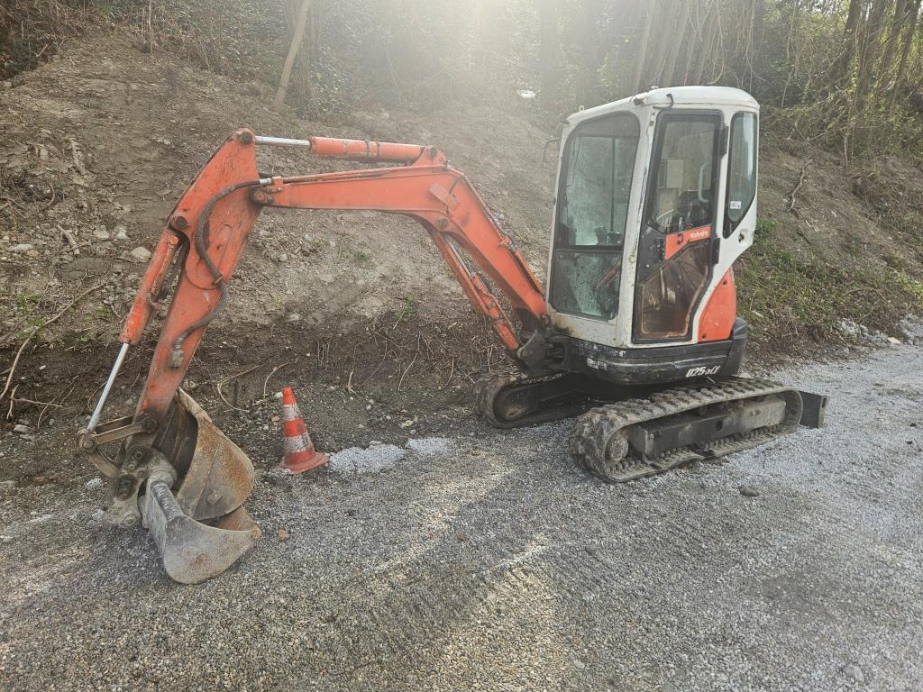 KUBOTA U 25 - Мини багер: слика 2 KUBOTA U 25 - Мини багер: слика 2