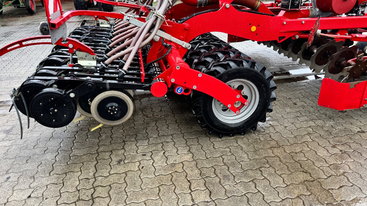 Horsch Pronto 3DC Top Zustand - Семенска дупчалка: слика 3 Horsch Pronto 3DC Top Zustand - Семенска дупчалка: слика 3
