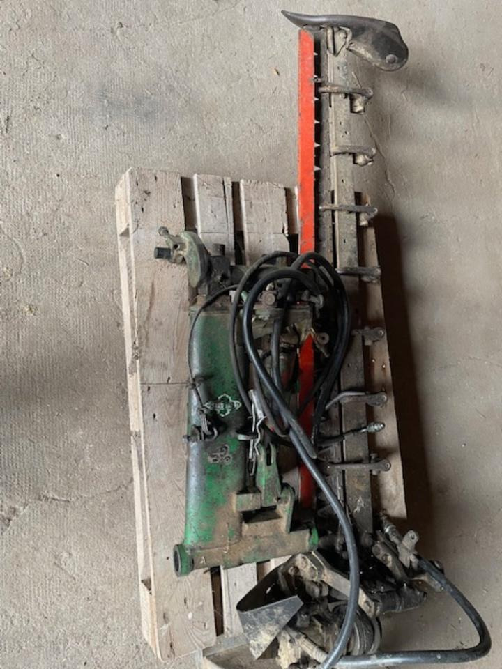 Doppelmesser-Mähwerk, Seitenanbau, passend zum John Deere 1140 - Мулчер/ Косилка за жива ограда: слика 2 Doppelmesser-Mähwerk, Seitenanbau, passend zum John Deere 1140 - Мулчер/ Косилка за жива ограда: слика 2