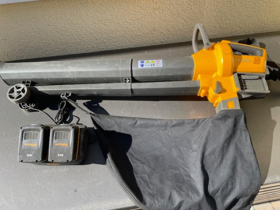 Laubsauger/-bläser Stiga - Градинарска опрема: слика 1 Laubsauger/-bläser Stiga - Градинарска опрема: слика 1