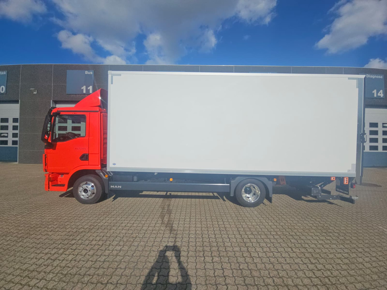 MAN TGL 8.220 - Камион сандучар: слика 3 MAN TGL 8.220 - Камион сандучар: слика 3