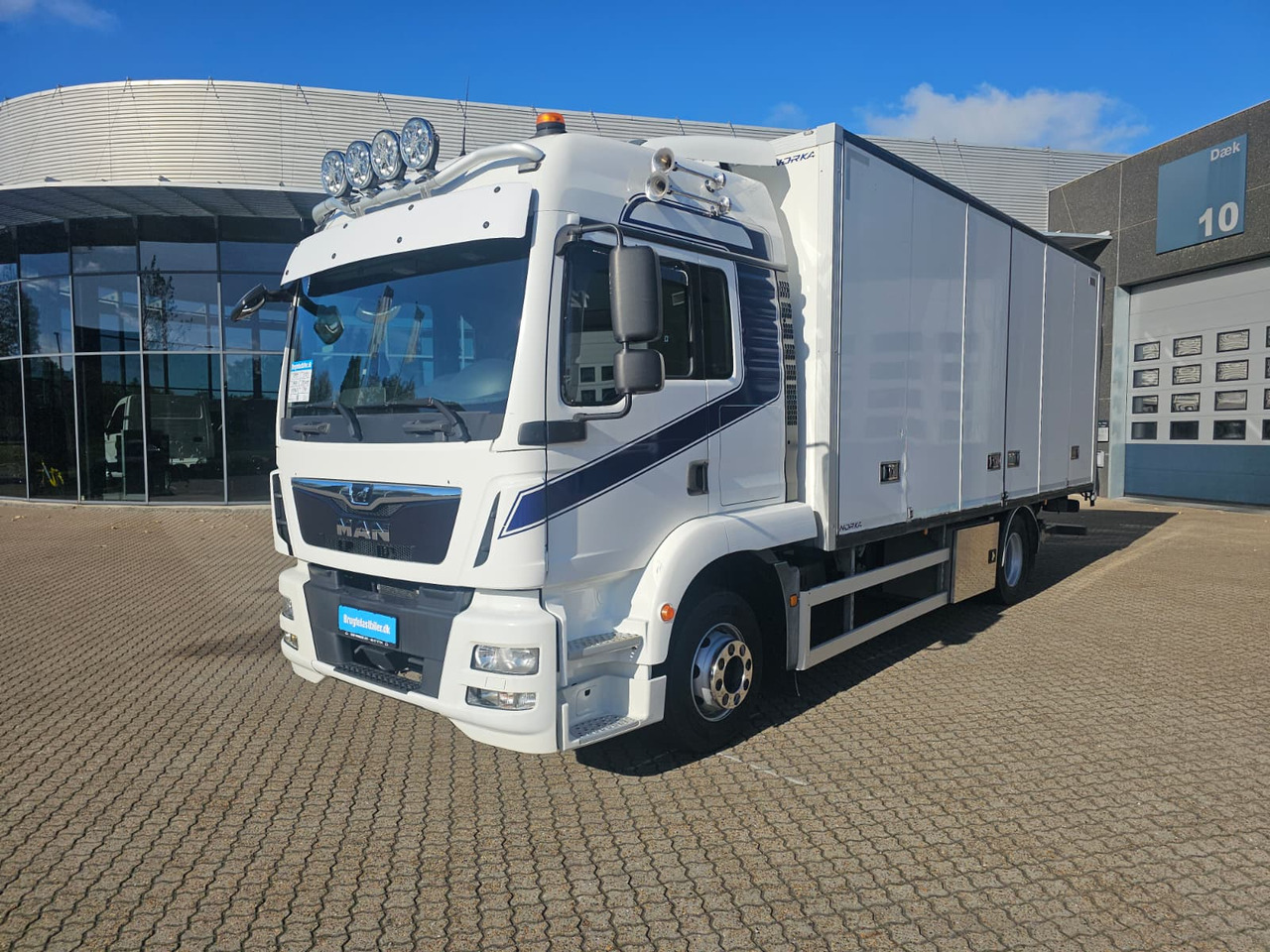 MAN TGM 15.290 - Камион сандучар: слика 1 MAN TGM 15.290 - Камион сандучар: слика 1