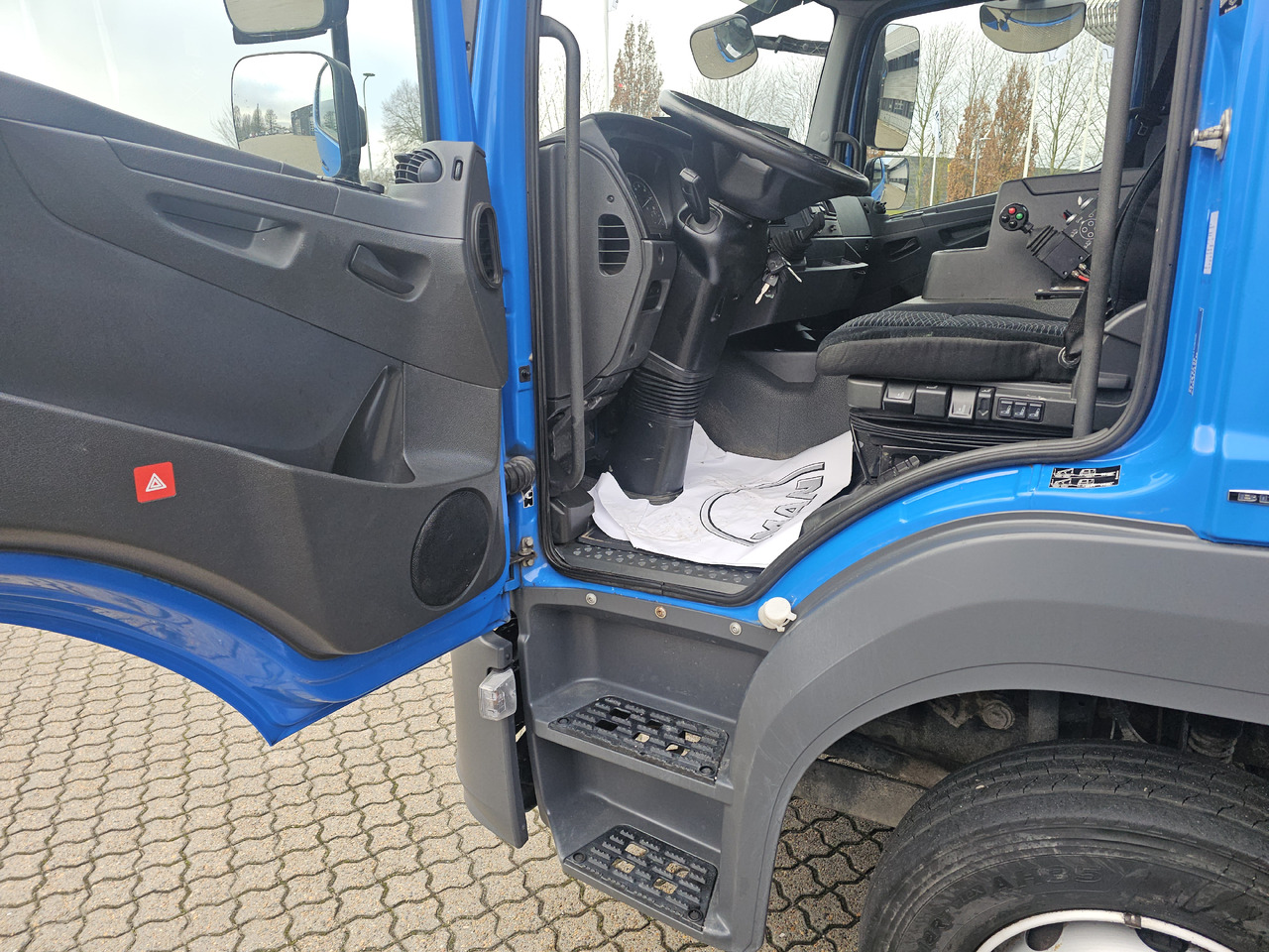 Mercedes Atego 1224 - Транспортер на контејнер/ Камион со променливо тело: слика 5 Mercedes Atego 1224 - Транспортер на контејнер/ Камион со променливо тело: слика 5