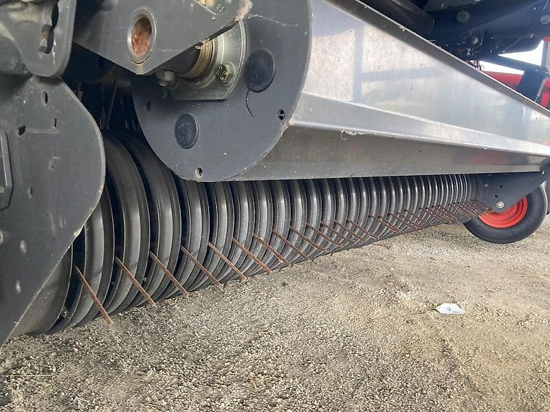 CLAAS Variant 485 RC PRO - Балирка за тркалезни бали: слика 3 CLAAS Variant 485 RC PRO - Балирка за тркалезни бали: слика 3