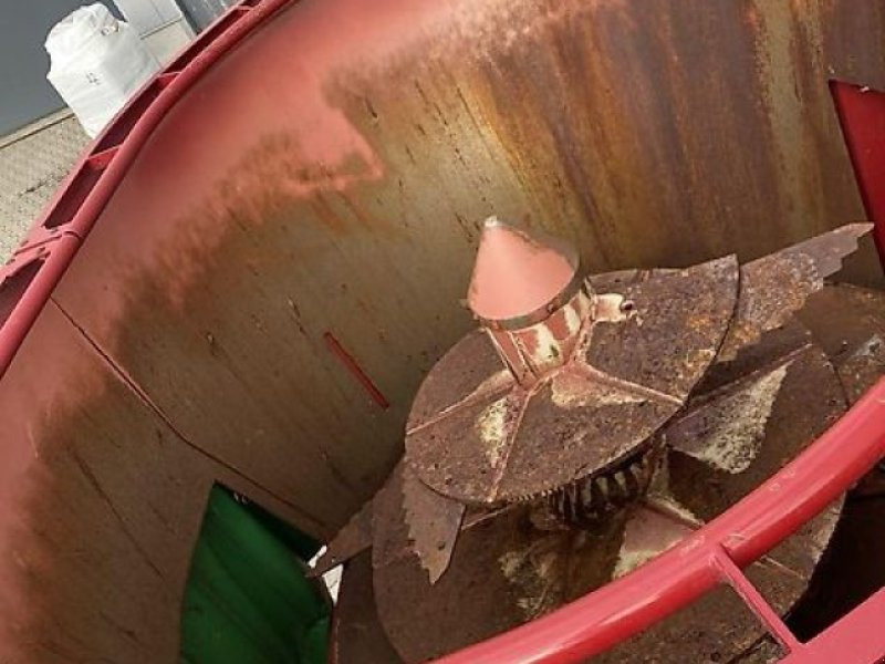 Strautmann Verti-Mix 951 - Вагон за мешање сточна храна: слика 2 Strautmann Verti-Mix 951 - Вагон за мешање сточна храна: слика 2