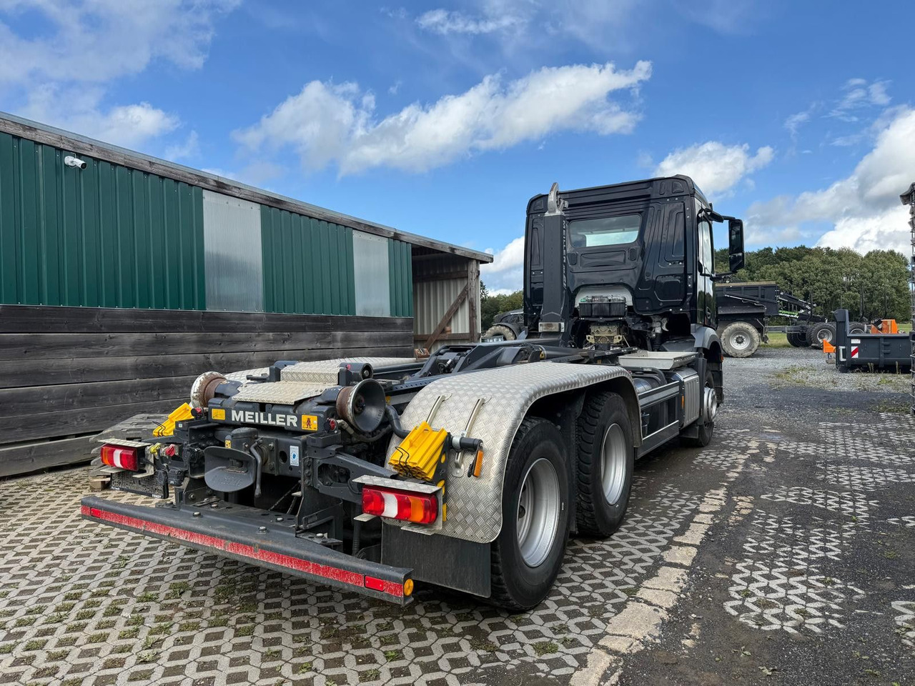 Mercedes-Benz Arocs 5 2648 Meiller Hakenlift 21-60 neuwertig - Камион со кука за подигање: слика 3 Mercedes-Benz Arocs 5 2648 Meiller Hakenlift 21-60 neuwertig - Камион со кука за подигање: слика 3