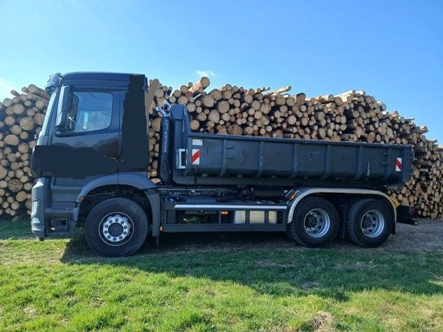 Mercedes-Benz Arocs 5 2648 Meiller Hakenlift 21-60 neuwertig - Камион со кука за подигање: слика 4 Mercedes-Benz Arocs 5 2648 Meiller Hakenlift 21-60 neuwertig - Камион со кука за подигање: слика 4