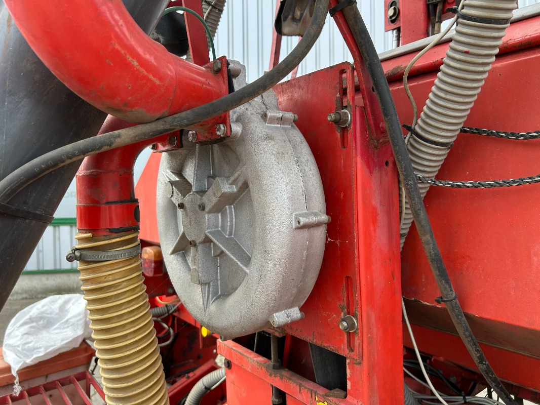 Becker Aeromat 6 - Семенска дупчалка: слика 3 Becker Aeromat 6 - Семенска дупчалка: слика 3