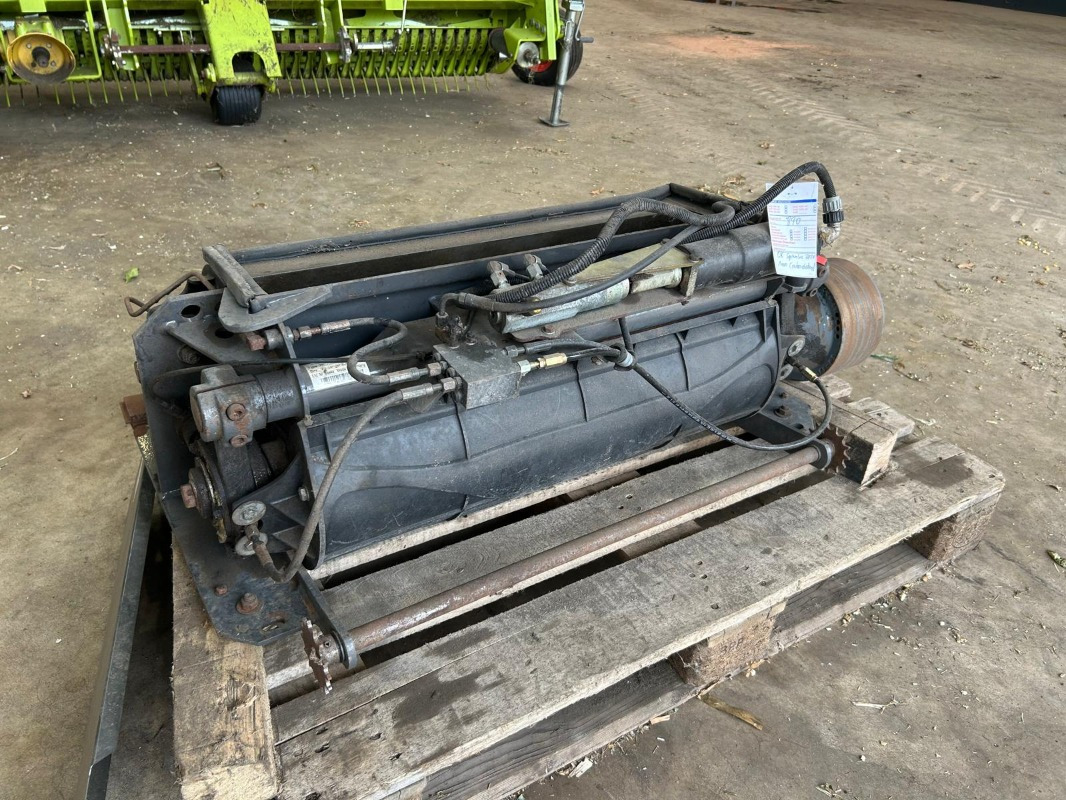 CLAAS Jaguar 890 mit Kemper 360 und PU - Машина за жнеење: слика 2 CLAAS Jaguar 890 mit Kemper 360 und PU - Машина за жнеење: слика 2