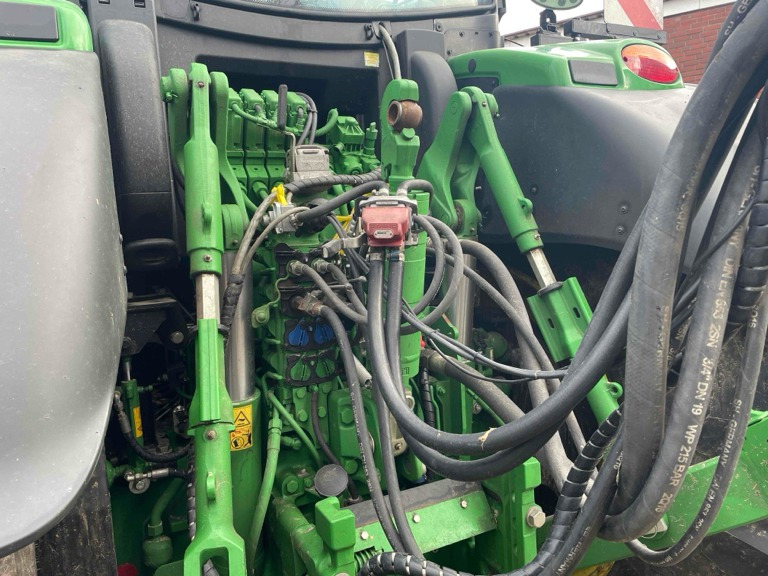 John Deere 6R 250 - Трактор: слика 3 John Deere 6R 250 - Трактор: слика 3