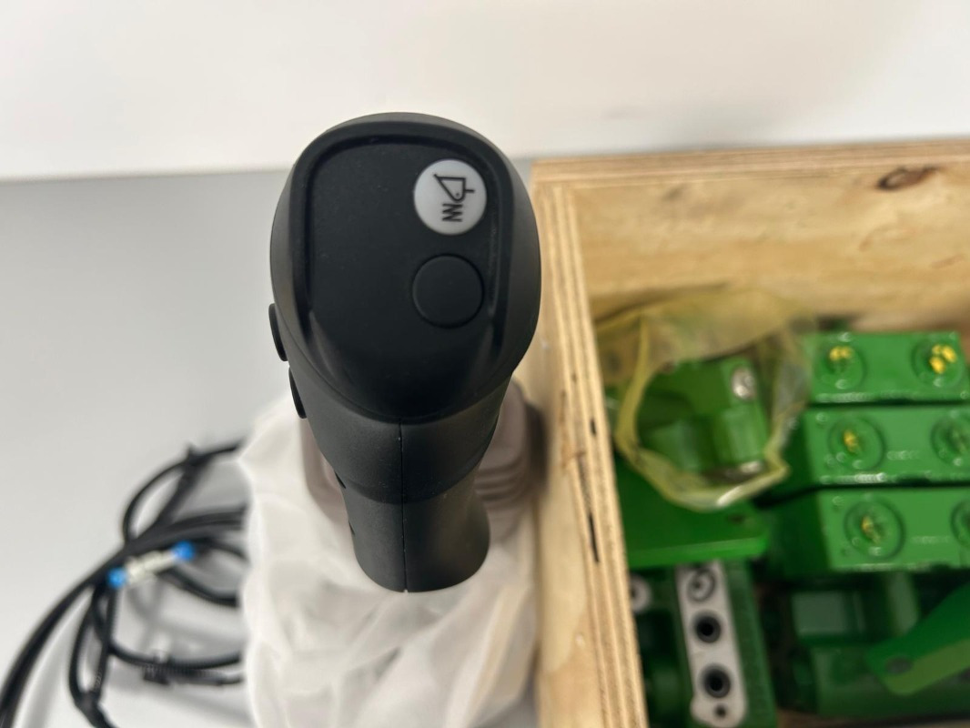 John Deere Einhebelsteuergerät mechanisch vom 6155R - Хидраулика за Земјоделска машина: слика 3 John Deere Einhebelsteuergerät mechanisch vom 6155R - Хидраулика за Земјоделска машина: слика 3