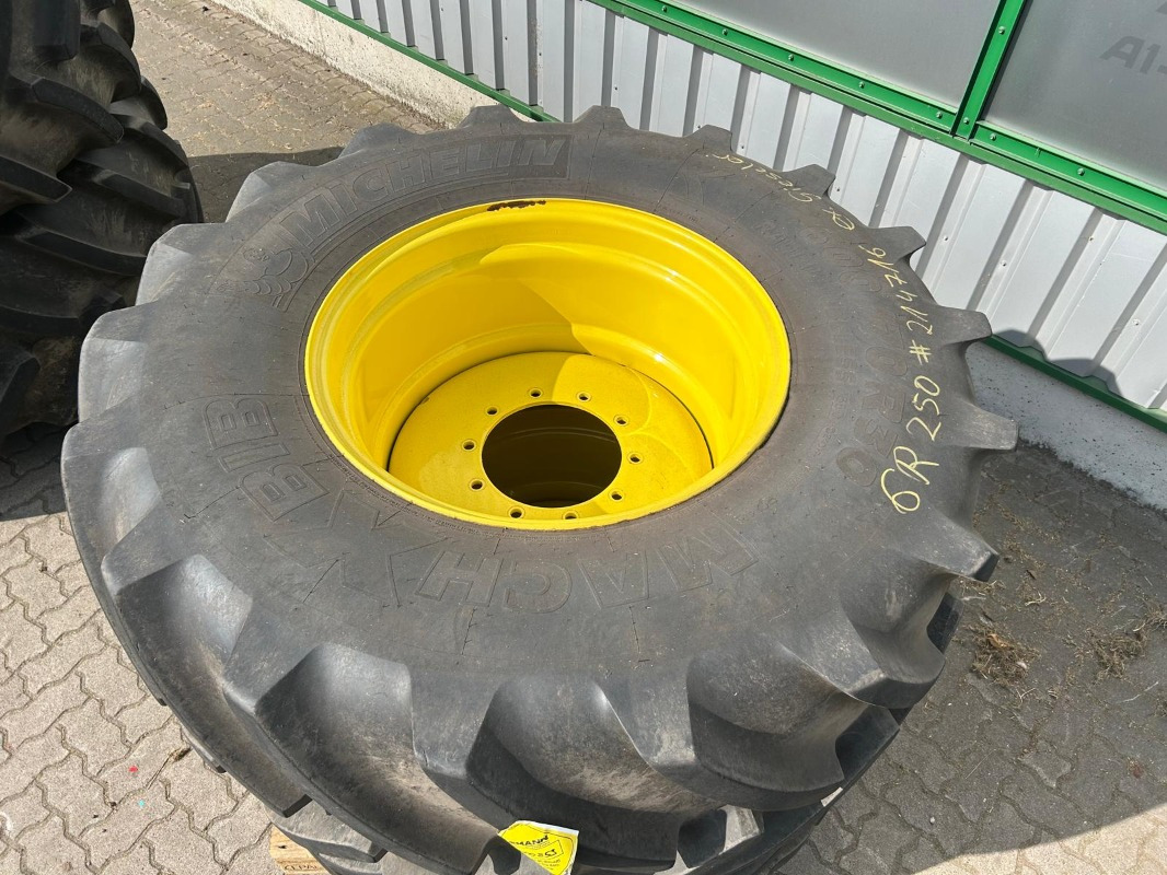Michelin Kompletträder 710/70R42 600/70R30 - Гума за Земјоделска машина: слика 2 Michelin Kompletträder 710/70R42 600/70R30 - Гума за Земјоделска машина: слика 2