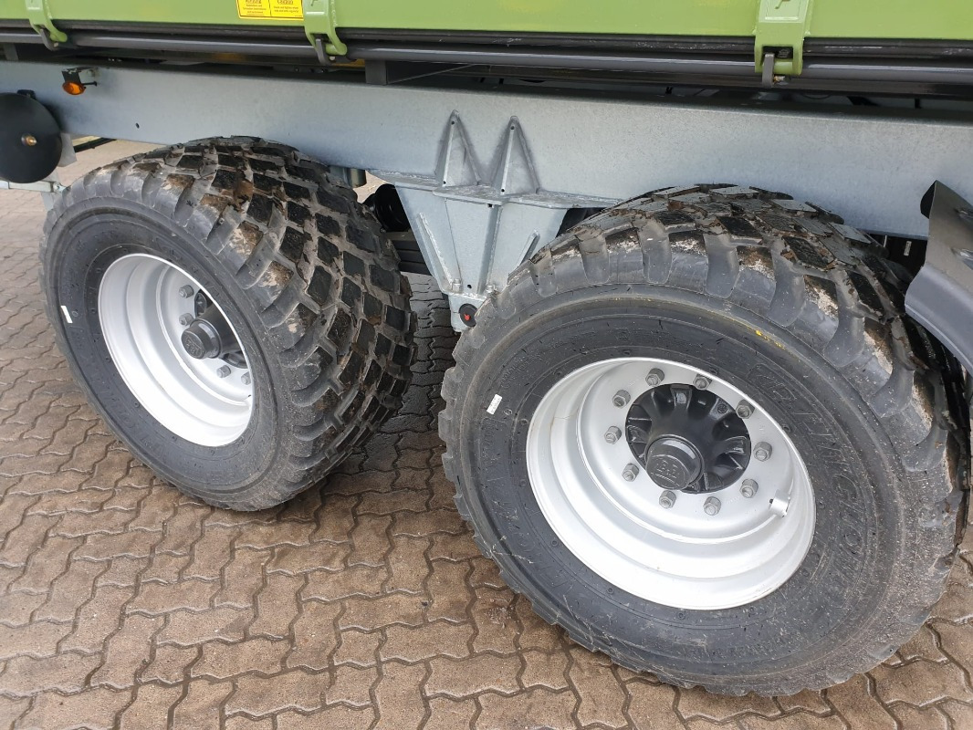 Fliegl TDK 200 FOX - Приколка: слика 4 Fliegl TDK 200 FOX - Приколка: слика 4