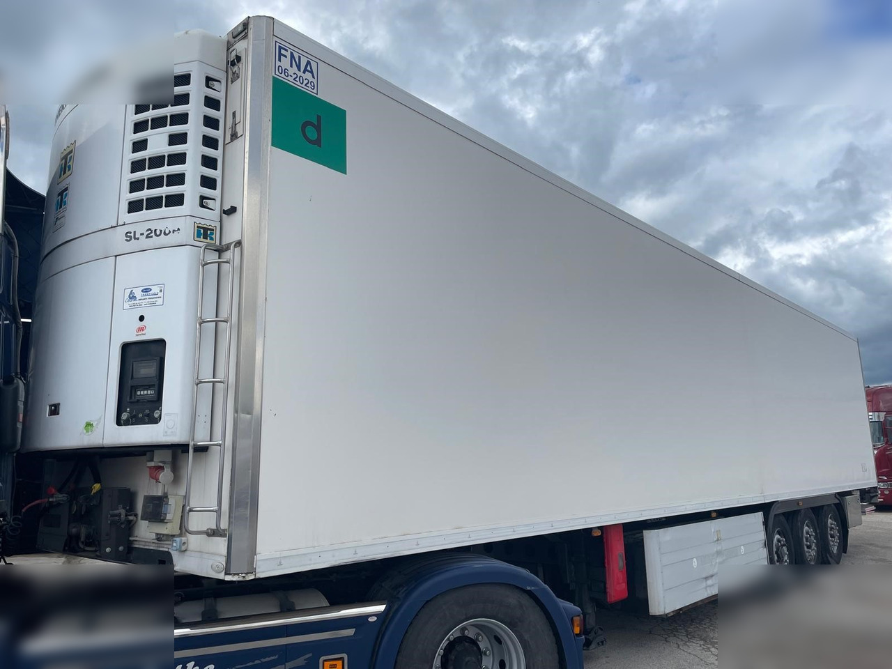 CARDI - Полуприколка ладилник: слика 1 CARDI - Полуприколка ладилник: слика 1