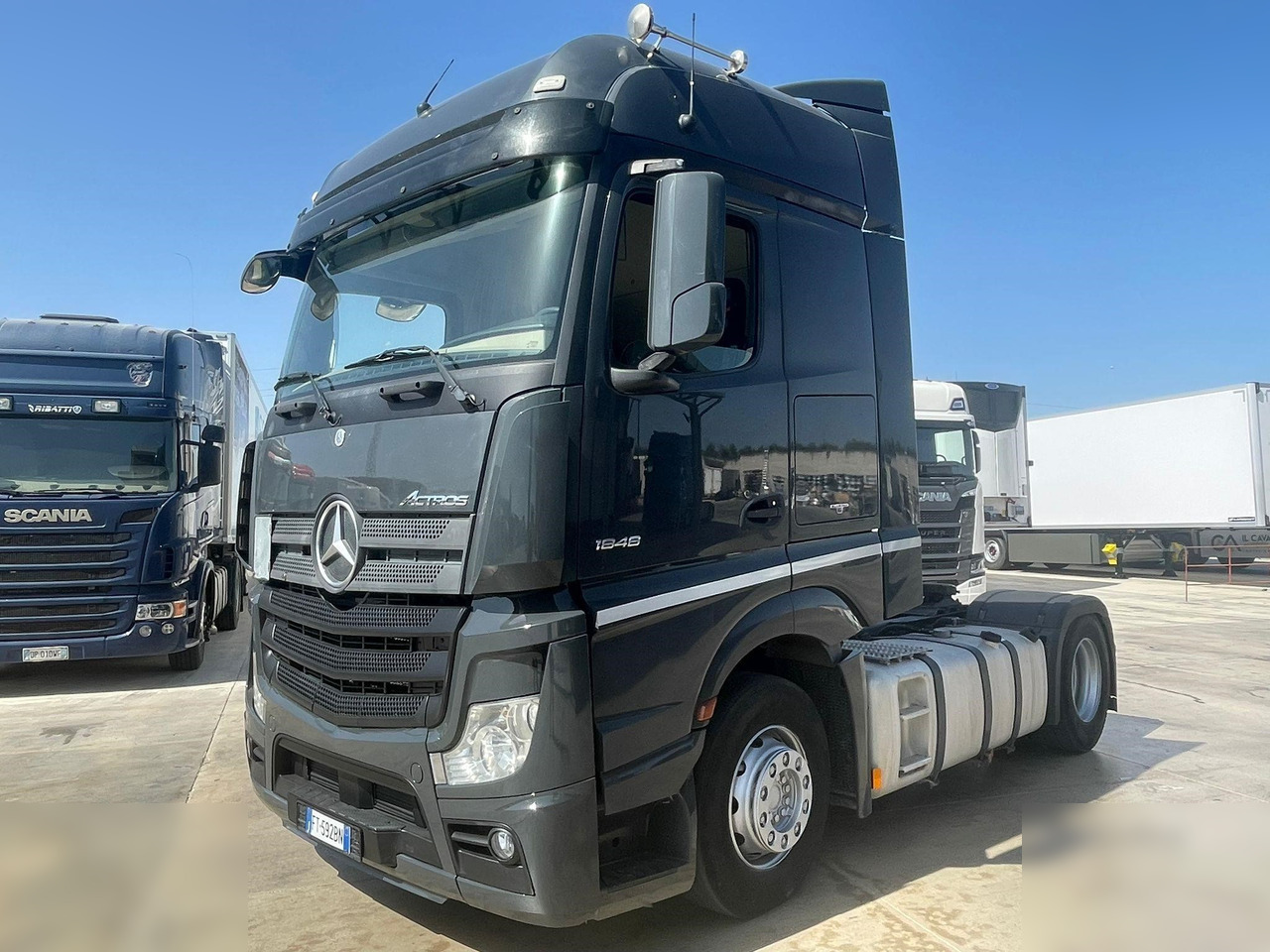 MERCEDES-BENZ ACTROS 1848 - Камион влекач: слика 1 MERCEDES-BENZ ACTROS 1848 - Камион влекач: слика 1