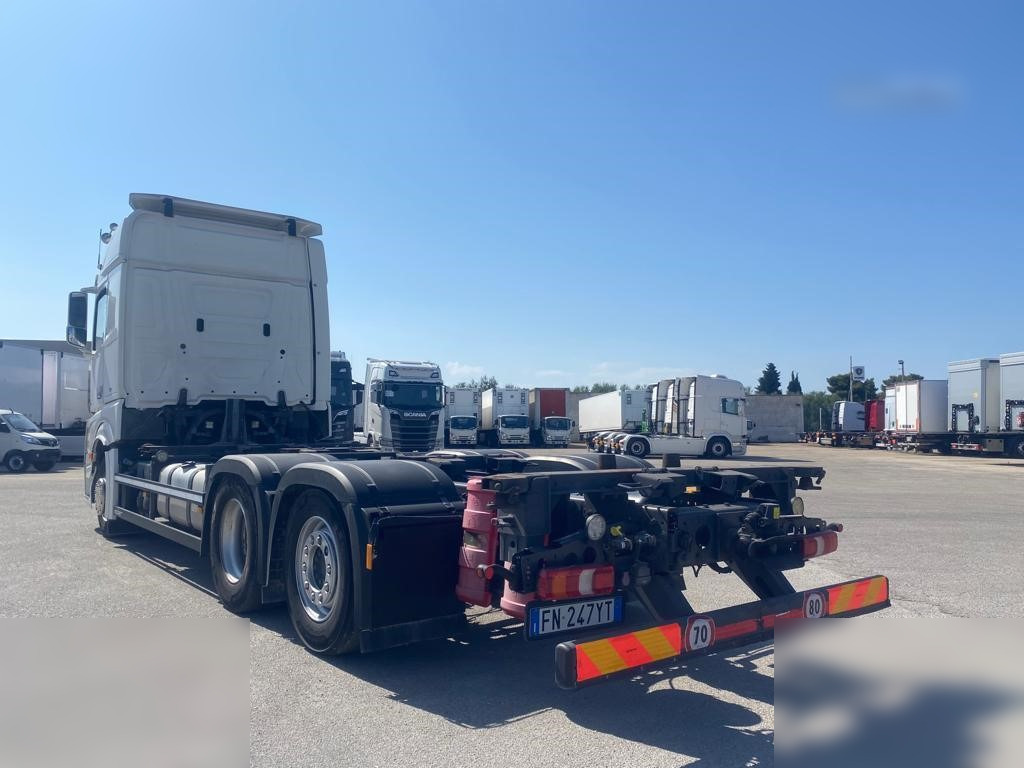 MERCEDES-BENZ ACTROS 2545 - Камион со кабинска шасија: слика 3 MERCEDES-BENZ ACTROS 2545 - Камион со кабинска шасија: слика 3