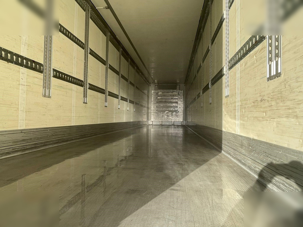 SCHMITZ CARGOBULL - Полуприколка ладилник: слика 3 SCHMITZ CARGOBULL - Полуприколка ладилник: слика 3