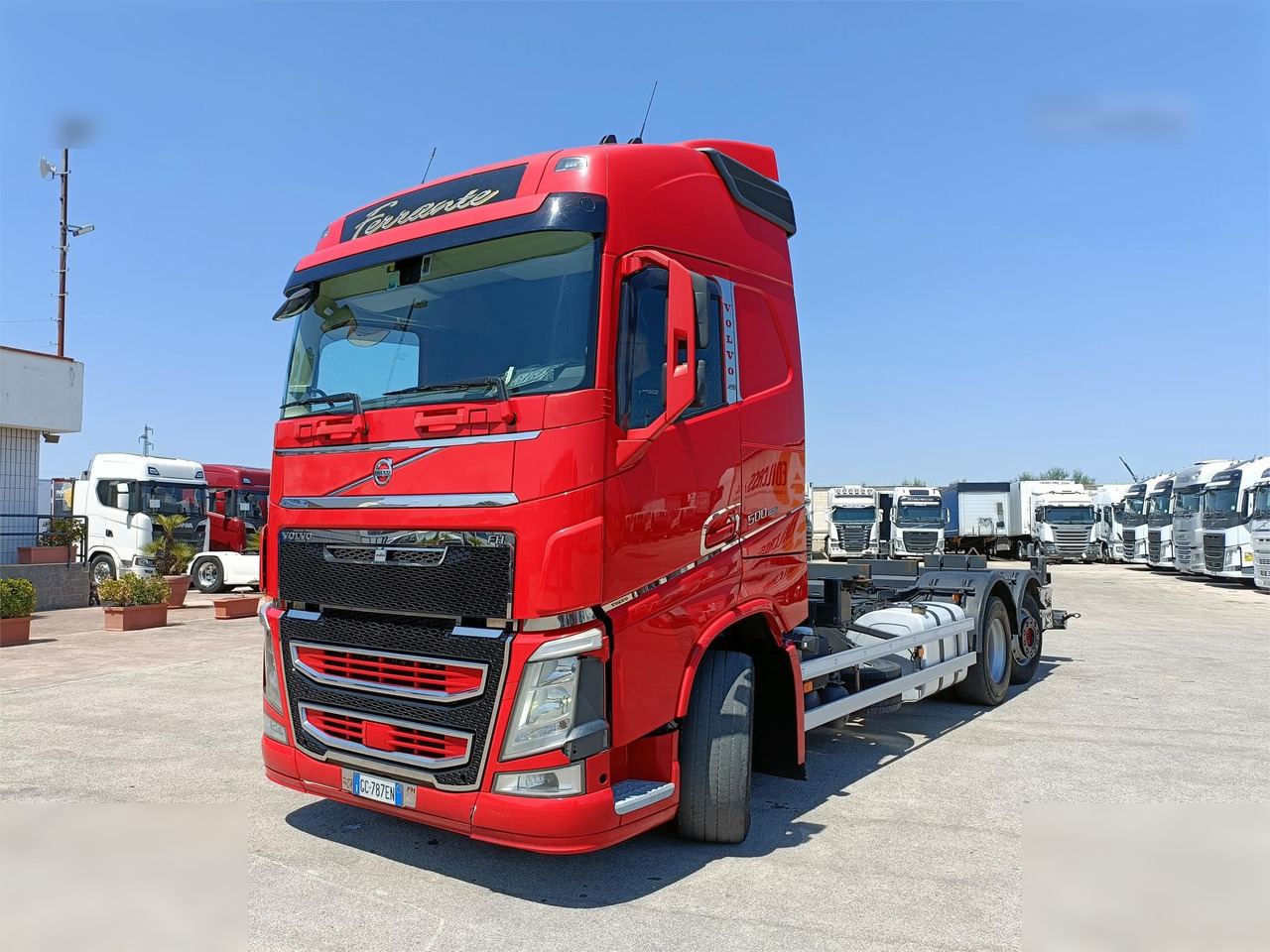 VOLVO FH500 - Транспортер на контејнер/ Камион со променливо тело: слика 2 VOLVO FH500 - Транспортер на контејнер/ Камион со променливо тело: слика 2