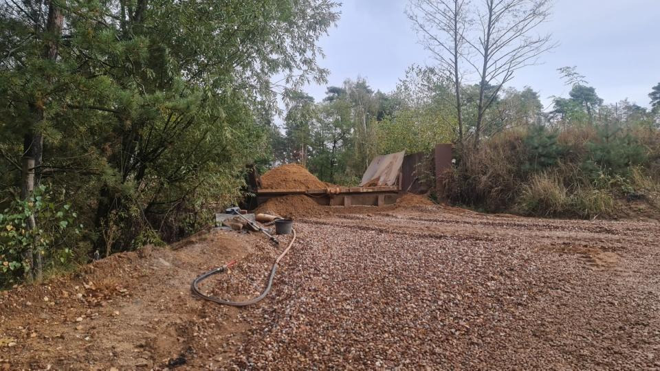 Градежна машина Aufgabetrichter ca. 70m³: слика 10 Градежна машина Aufgabetrichter ca. 70m³: слика 10